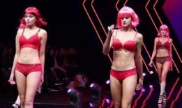 红发女郎 在线观看,激情燃烧的青春岁月